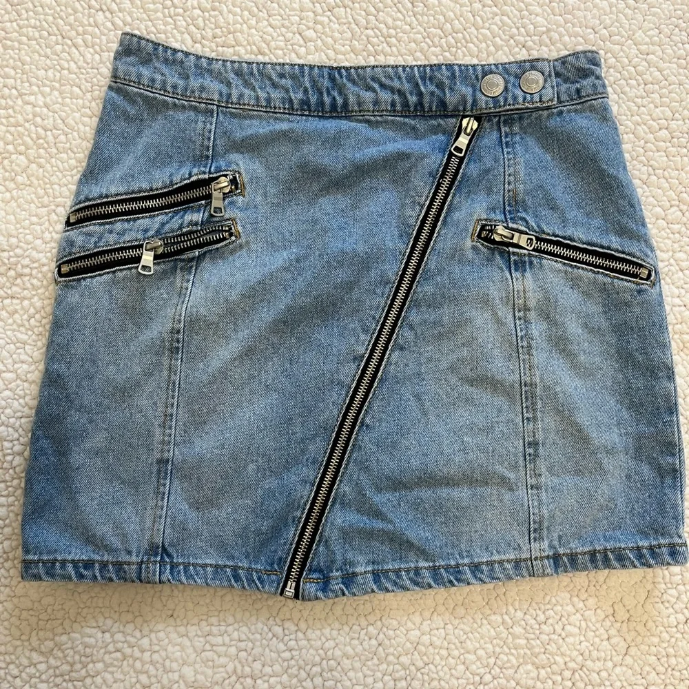 Forever 21 Mini Biker Skirt 🏍🏁 - Picture 2 of 4